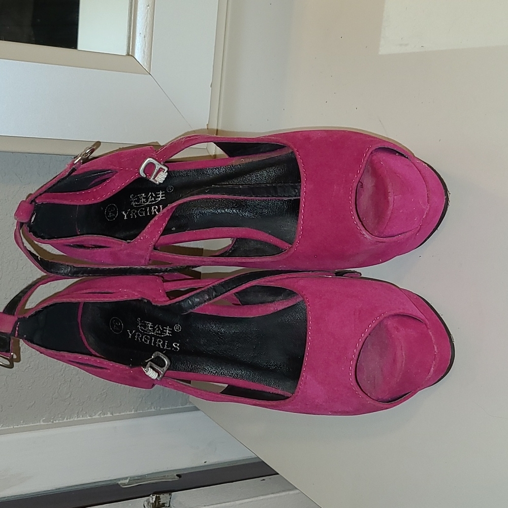 High heels - Picture 3 of 10